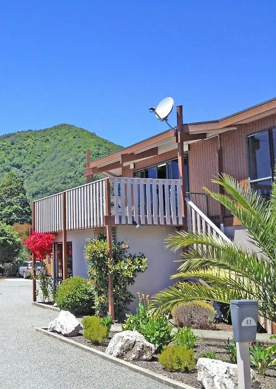 **** Holiday park Picton Campervan Park New Zealand